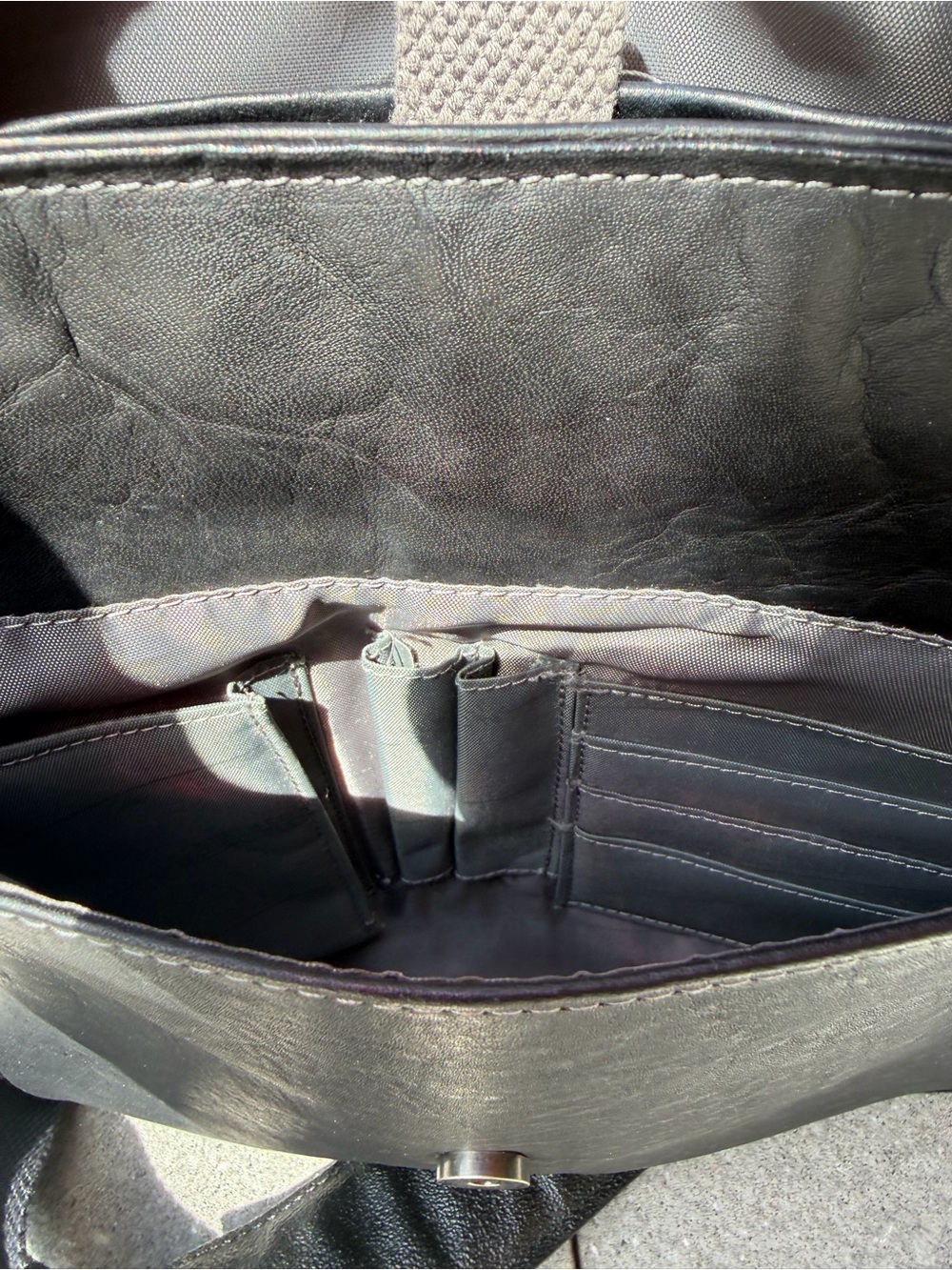 Kenneth Cole Reaction Black Leather Messenger Bag 11”X11” - Picture 10 of 16